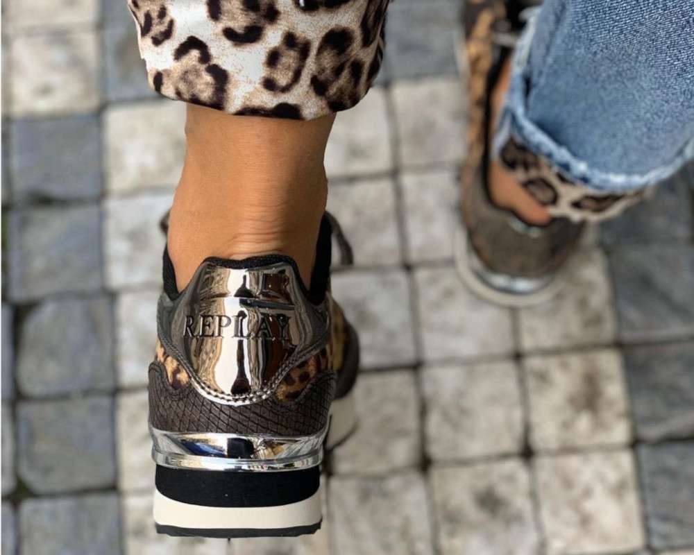 Woman Sneakers
